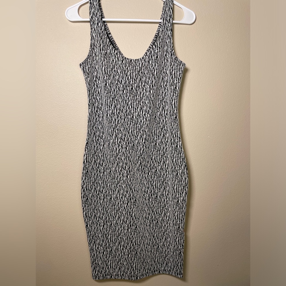 BAR III black and white print body con midi dress size SMALL